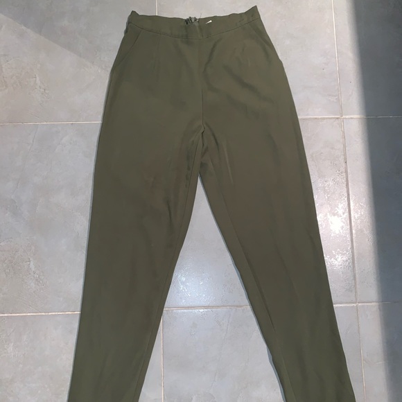 Set - Picture 2 of 5